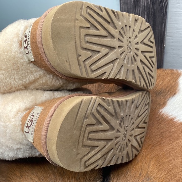 Womens UGG winter boots size 6 check them out very nice thanks ๐ - Picture 6 of 10